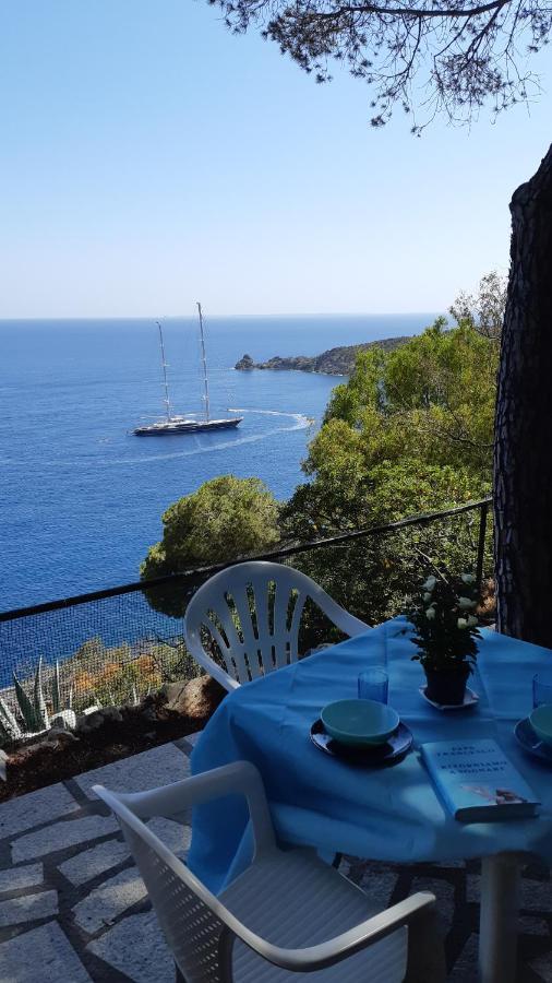 Residence La Calle Isola D'Elba Екстериор снимка