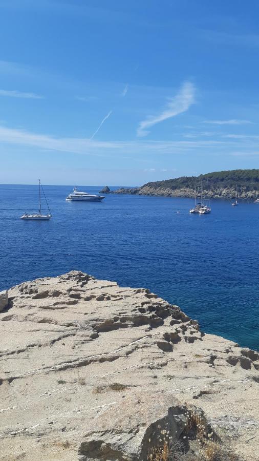 Residence La Calle Isola D'Elba Екстериор снимка