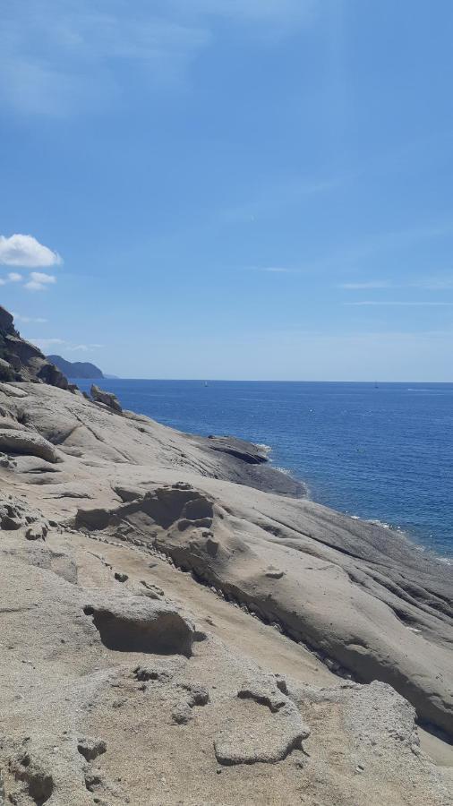 Residence La Calle Isola D'Elba Екстериор снимка